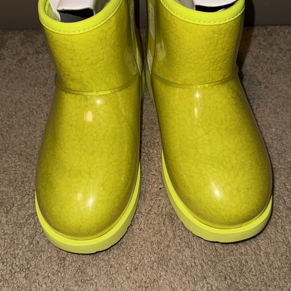 UGG Women’s Classic Clear Mini Pollen Yellow Waterproof Boots Size 6 - Picture 7 of 7